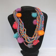 Joyas textiles hechas con nudos prehispánicos. Un projet de Art textile de Cristina Suárez Ferrada - 20.05.2020