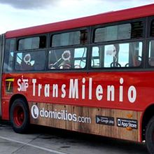 Domicilios se toma Transmilenio . Un proyecto de Marketing y Marketing de contenidos de Juan Camilo Barón Robayo - 30.06.2016