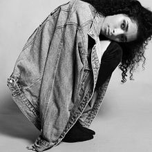 Mellow Yellow. Un progetto di Fotografia in studio e Fotografia di moda di Ludmila Hozokawa - 29.05.2020