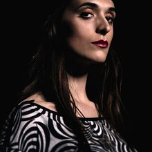 Mi Proyecto del curso: Retoque fotográfico de moda y belleza con Photoshop. Studio Photograph, Fashion Photograph, Portrait Photograph, and Digital Photograph project by Daniel Novoa Moreno - 05.31.2020
