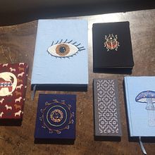 Cuadernos bordados. Arts, Crafts, Embroider, DIY, Bookbinding, and Paper Craft project by Cristina Balseca - 06.01.2020