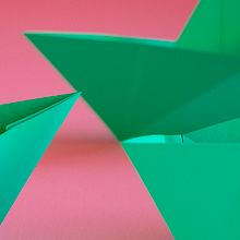 Less is More , paper boats. Un progetto di 3D, Architettura, Composizione fotografica, Progettazione 3D, Lighting design, Design per i social network, Fotografia e Illuminazione fotografica di Ro Bot - 04.06.2020