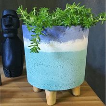 vaso com pé 3 cores . Projekt z dziedziny Projektowanie wnętrz, Architektura wnętrz, Craft, Projektowanie dodatków i DIY użytkownika Halan Medeiros - 11.06.2020