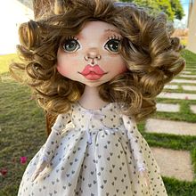 Bonecas de pano personalizadas . Un proyecto de Bordado y Dibujo de Retrato de Dolls by Caroline - 08.06.2020