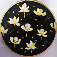 Mi Proyecto del curso: Composición floral con acrílico y bordado. Embroider project by Ariadne Silva - 06.18.2020