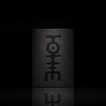 TOTEM Ein Projekt aus dem Bereich Verlagsdesign von Nathalie Koutia - 23.04.2019