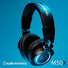 Audio Technica ATH M50X. Un proyecto de Diseño gráfico, Fotografía, Fotografía de estudio y Fotografía de producto de Andrés Felipe Téllez - 21.06.2020