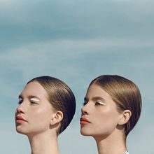 Páramo. Fashion Design, Photograph, Fine-Art Photograph, Fashion Photograph, Portrait Photograph, and Commercial Photograph project by Natalia Gw - 06.21.2020
