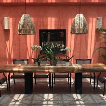 Listo el área del comer en la alberca. Interior Architecture, Decoration, Lighting Design & Interior Design project by Laura Alonso - 06.26.2020