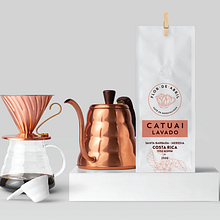 Flor de Abril . Design, Logo Design, and Packaging project by Gitanos - 06.28.2020