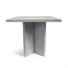 Meu projeto do curso: Criação de móveis com concreto para principiantes . Desain, Dan Pembuatan Furnitur proyek oleh Thiago Cesar - 06.29.2020