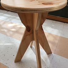 Banco de madera finalizado. Projekt z dziedziny Obróbka drewna, Projektowanie i w i rób mebli użytkownika Cesar Nuñez - 30.06.2020