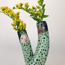 Cuddling Bud Vases. Ceramics project by Sandra Apperloo - 06.01.2020