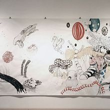  "Under the surface" 215 cm x 820 cm, mixed media on fine canvas. Un proyecto de Ilustración tradicional, Bellas Artes, Arte urbano y Dibujo artístico de Karina Mosegård - 18.01.2023