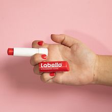 Ríe siempre con Labello: Fotografía creativa para redes sociales. Un proyecto de Fotografía de Renata Sámano - 15.05.2020