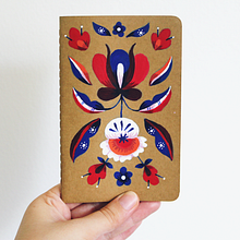 Upcycled cardboard and sketchbook, a Floral Illustration Project. Een project van  Acr y lschilderij van baviguier - 19.07.2020