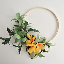 Paper flower hoop wreath: 3 yellow flowers Ein Projekt aus dem Bereich H, werk, Dekoration von Innenräumen und Kartonmodellbau von Eileen Ng - 21.07.2020