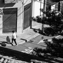 "Gente sola en la calle". Architecture project by maritzacruzal - 12.08.2020