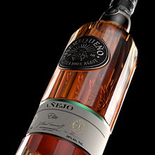 Mexiqueño - Tequila Packaging. Un proyecto de Packaging de Elias Mule - 28.07.2020