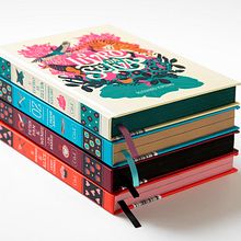 Clube do Livro para Leitores Extraordinários. Br, ing, Identit, Calligraph, T, pograph, Design, Editorial Design, H, Lettering, Traditional illustration, Lettering, Digital Lettering, T, and pograph project by Cyla Costa - 07.28.2020