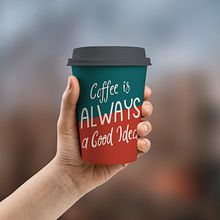 Frase “Coffee is Always a Good Idea” en un vaso de cafe.. Drawing, Design, and Lettering project by Paulo Vitor da Rocha Ferreira - 08.03.2020
