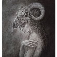 MEDEA. Un proyecto de Bellas Artes, Bocetado, Concept Art, Dibujo, Dibujo a lápiz, Dibujo artístico, Dibujo de Retrato, Dibujo realista e Ilustración tradicional de Brayan Torres - 02.08.2020