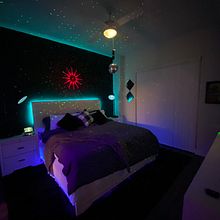 quise hacer una hacitacion que tuviera 2 esenarios puede ser una habitacion normal or puede ser un estilo clud. Film Photograph project by Adelso Hernandez - 08.04.2020