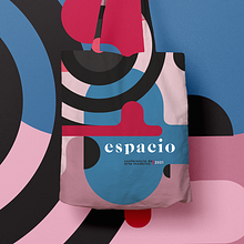 Espacio - Conferencia de Arte Moderno. Een project van  Br e ing en identiteit van Antonio Navarro Jr - 05.08.2020