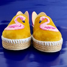 Diseños. Arts, Crafts, Embroider, Design, Shoe Design, and Photograph project by Perla Mendoza - 08.06.2020