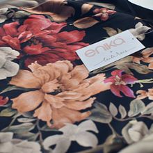 eniká. Un progetto di Fashion design, Graphic design, Stampa, Pattern design e Pittura ad acquerello di Luli Reis - 01.06.2019