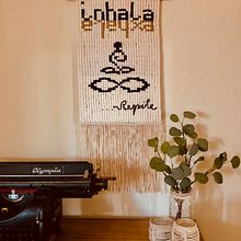 Siddhasana . Un proyecto de Artesanía, Creatividad, Decoración de interiores, DIY y Macramé de Fe Barroso - 12.08.2020