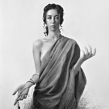 Dibujo de carboncillo. Un proyecto de Dibujo, Dibujo artístico, Dibujo de Retrato y Dibujo realista de Ester N. Lloveres - 14.01.2021