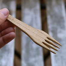 Cuchara / Tenedor. Un proyecto de Artesanía, Carpintería y Diseño de producto de Andrea Cortés (Barcelona Wood Workshops) - 17.08.2020