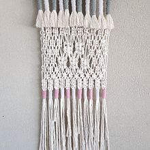 Mi Proyecto del curso: Macramé: técnicas de tejido envuelto. Un proyecto de Decoración de interiores, Diseño de interiores y Macramé de Cala García de La Paz - 20.09.2020