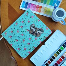 Libreta de Acuarela - Curso con Ana Victoria. Un progetto di Belle arti, Br, ing, Br, identit, Calligrafia, Creatività, Disegno artistico, Disegno di ritratti, Design, Character design, Product design, Design editoriale, Rilegatura, Scrittura, Illustrazione tradizionale, Illustrazione botanica, Illustrazione con inchiostro, Pittura ad acquerello e Teoria del colore di Pamela Marín Muñoz - 04.09.2020