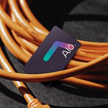 Aló comunicaciones. Un proyecto de Br, ing e Identidad, Comunicación, Dirección de arte, Diseño de logotipos y Diseño gráfico de Gabriel Sencillo - 09.09.2020
