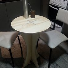 Elegi como proyecto final una mesa, con todas las tecnicas aprendidas en el curso.. Un progetto di Falegnameria  di machu321276 - 12.09.2020