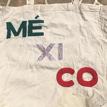 Mi Proyecto del curso: Letras bordadas: el hilo como herramienta gráfica. Embroider, and Textile Design project by Victoria Escobedo - 09.12.2020