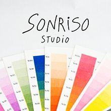 Sonriso Studio . Un proyecto de Br, ing e Identidad, Diseño, Diseño editorial y Estampación de Marion Bretagne - 15.09.2020