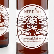 Identidad Corporativa y Packaging - Neptuno "Cerveza Artesanal marinera". Un progetto di Design di loghi, Graphic design e Packaging di Noelie Tomas Cervera - 07.11.2015