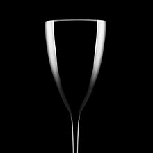 Tratamento produto [taça de vidro]. Commercial Photograph, Product Photograph, Photograph, and Post-production project by Nina Bruno - 09.29.2020
