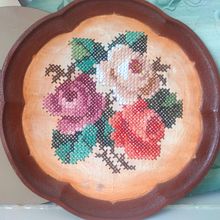 Meu projeto do curso: Bordado em madeira - Rosas na Madeira. Arts, Crafts, and Embroider project by Mariene Fagundes - 09.30.2020