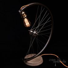 Domesticando la luz con un objeto reutilizado.. Lighting Design project by crea.accion - 10.08.2020