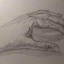 Mi mano izquierda. Lápiz sobre papel. Un proyecto de Bocetado, Dibujo a lápiz y Dibujo anatómico de Mariana Fernández Lozano - 21.10.2020