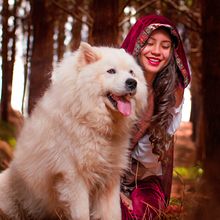 Caperucita Roja y el lobo feroz :) ING: @dolce.arte.photografer. Character Animation, Costume Design, Fashion Photograph, Outdoor Photograph, Lifest, le Photograph, Instagram Photograph, Photographic Lighting & Instagram Marketing project by Alexis Fernando Quilindo T - 10.15.2020