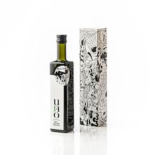 ACEITE UNO PACKAGING. Traditional illustration, and Packaging project by Óscar Lloréns - 10.16.2020