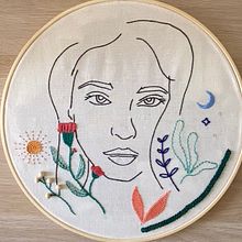 Mi Proyecto del curso: Retrato lineal bordado. Un proyecto de Bordado, Costura, Dibujo de Retrato, Ilustración tradicional e Ilustración botánica de Bea Olmos - 23.10.2020