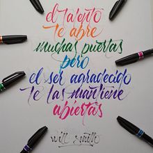 "agradecido" - Mi Proyecto del curso Ein Projekt aus dem Bereich Bildende Künste, Kalligrafie, Fotografische Komposition, Design, Grafikdesign, T, pografisches Design, Schrift, Fotografie, Smartphonefotografie, Fotografie für Instagram, H, Lettering und Lettering von Freddy Agirretxea - 24.10.2020