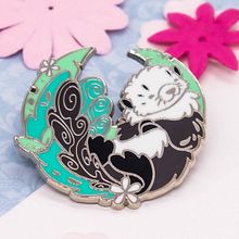 Flow (Enamel Pin Collection). Un proyecto de Diseño de jo y as de Evy Benita - 28.02.2020