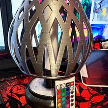 Lampara LED RGB con base de Epoxi. Un progetto di 3D e Modellazione 3D di Khvn Mvkr - 26.10.2020